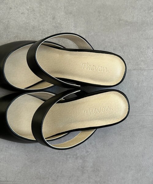 Thevon(ゼボン)の「ベルトミュール(パンプス・レディース・ブラック/ダークブラウン・M/L)」の8枚目の写真