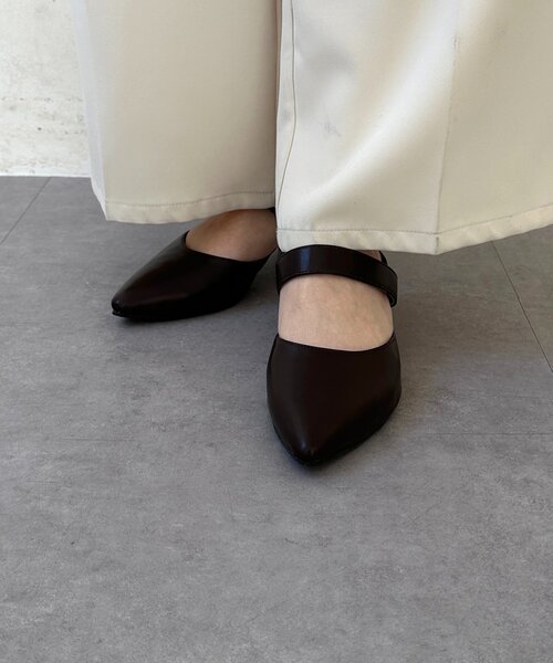 Thevon(ゼボン)の「ベルトミュール(パンプス・レディース・ブラック/ダークブラウン・M/L)」の14枚目の写真