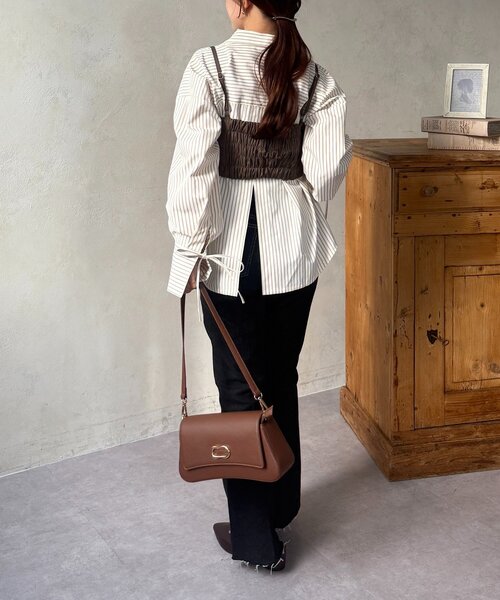 Thevon(ゼボン)の「ベルトミュール(パンプス・レディース・ブラック/ダークブラウン・M/L)」の22枚目の写真