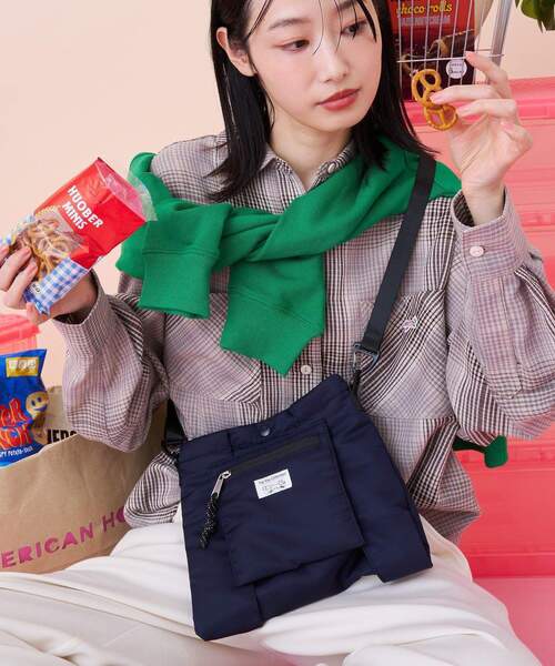 PENNEYS（ぺニーズ）の「【PENNEY'S】ナイロンサコッシュ（ショルダーバッグ・レディース・ダークネイビー/ベージュ・FREE）」の3枚目の写真