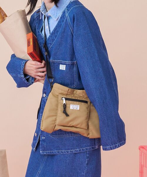 PENNEYS（ぺニーズ）の「【PENNEY'S】ナイロンサコッシュ（ショルダーバッグ・レディース・ダークネイビー/ベージュ・FREE）」の9枚目の写真