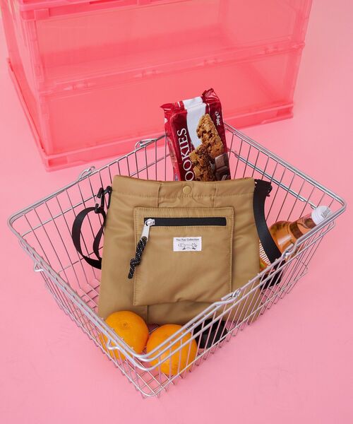 PENNEYS（ぺニーズ）の「【PENNEY'S】ナイロンサコッシュ（ショルダーバッグ・レディース・ダークネイビー/ベージュ・FREE）」の17枚目の写真