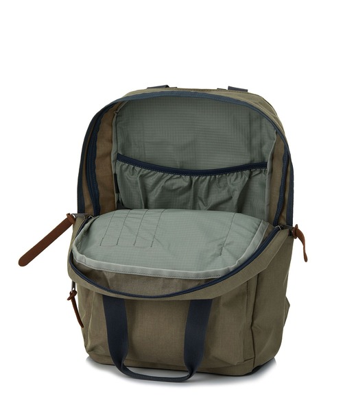 GREGORY(グレゴリー)の「イージーピージーデイ EASY PEASY DAY サンドストーム(バックパック/リュック・メンズ・ベージュ系・ONE SIZE)」の5枚目の写真