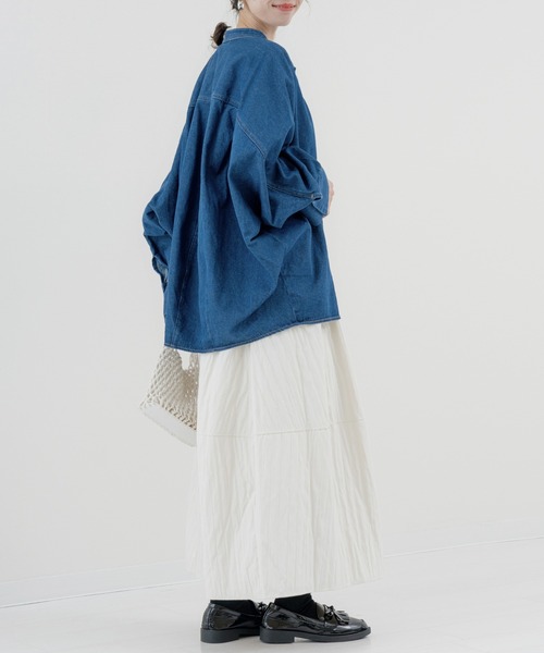 refinedworks（リファインドワークス）の「【refinedworks】コクーン型 が目を惹く デニムシャツチュニック（シャツ/ブラウス・レディース・グレー/ブルー/サックスブルー・FREE）」の6枚目の写真