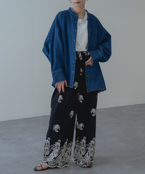 refinedworks(リファインドワークス)の「【refinedworks】コクーン型 が目を惹く デニムシャツチュニック(シャツ/ブラウス・レディース・グレー/ブルー/サックスブルー・FREE)」の13枚目の写真