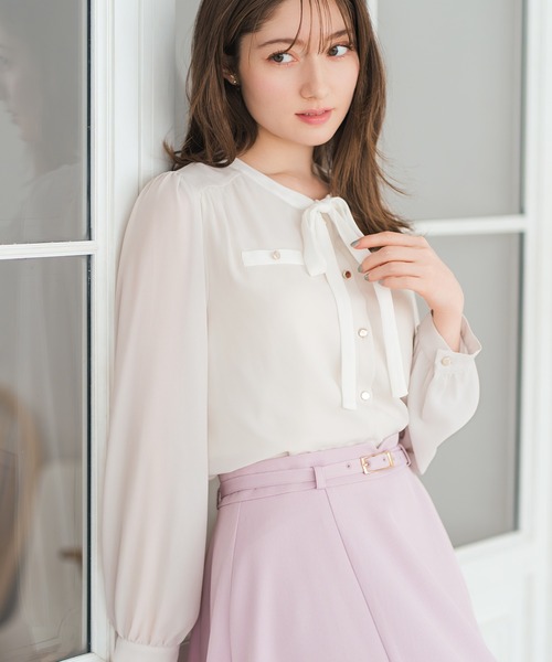 MISCH MASCH(ミッシュマッシュ)の「2026春夏新作 配色リボン長袖ブラウス(シャツ/ブラウス・レディース・ベージュ/ネイビー/ホワイト・フリ-)」の2枚目の写真