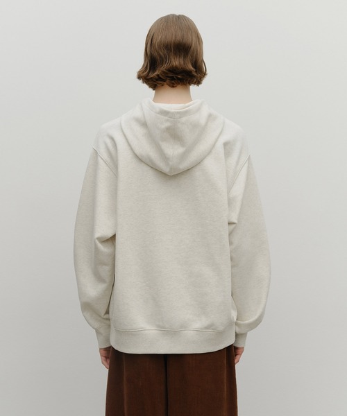 MARITHE + FRANCOIS GIRBAUD(マリテフランソワジルボー)の「VINTAGE STAMP GRAPHIC HOODIE (BRUSHED)(パーカー・レディース・ネイビー/オートミール・X-LARGE/LARGE/MEDIUM/SMALL)」の4枚目の写真