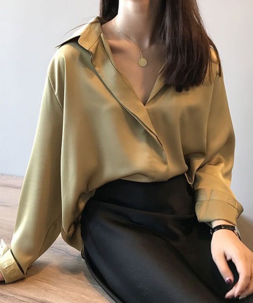 SallyLunn(サリーラン)の「ルーズサテンシャツ(シャツ/ブラウス・レディース・グリーン/ブラック・LARGE/MEDIUM)」の2枚目の写真