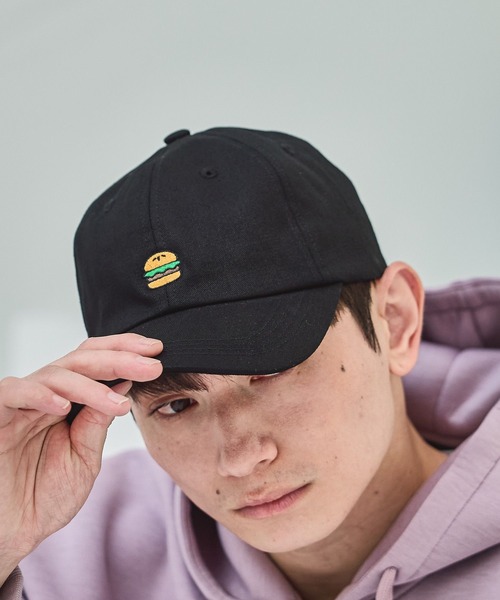 LAKOLE（ラコレ）の「ジャンクフード刺繍キャップ/639393（キャップ・メンズ・グレー/レッド/アイボリー/ブラック・9）」の2枚目の写真