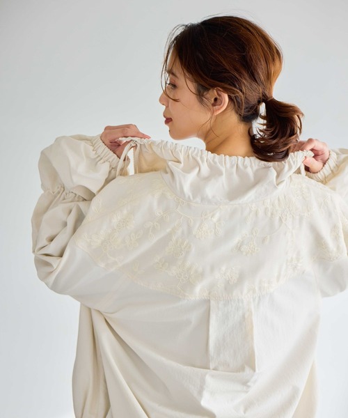 studio CLIP（スタディオクリップ）の「レースシャーリングブルゾン（ブルゾン・レディース・ベージュ/アイボリー・FREE）」の5枚目の写真