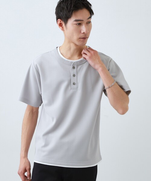 THE SHOP TK (ザ ショップ ティーケー )の「【1枚でちゃんとして見える】ヘンリーネック レイヤード風 半袖Tシャツ 洗濯機OK(Tシャツ/カットソー・メンズ・オフホワイト/ブラウン系/ブラック/ライトグレー・04/02/03)」の1枚目の写真