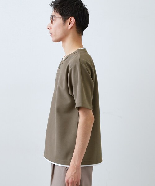 THE SHOP TK （ザ ショップ ティーケー ）の「【1枚でちゃんとして見える】ヘンリーネック レイヤード風 半袖Tシャツ 洗濯機OK（Tシャツ/カットソー・メンズ・オフホワイト/ブラウン系/ブラック/ライトグレー・04/02/03）」の17枚目の写真
