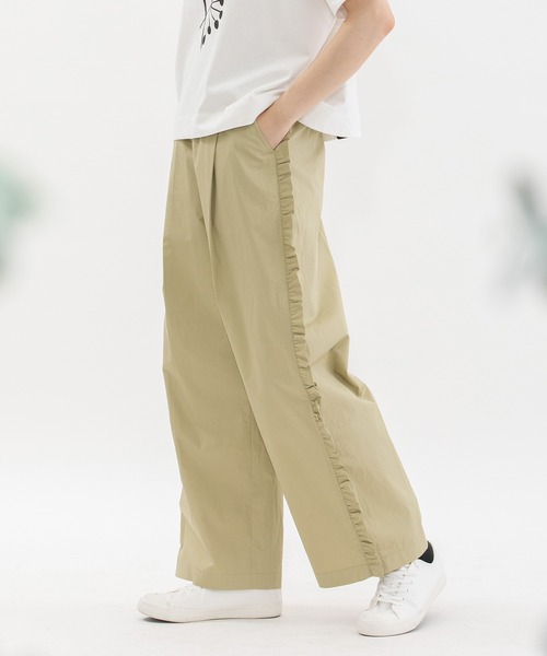 nop de nod（ノップドゥノッド）の「サイドフリルタックワイドパンツ（その他パンツ・レディース・ブラック/ベージュ/インディゴブルー・3）」の8枚目の写真