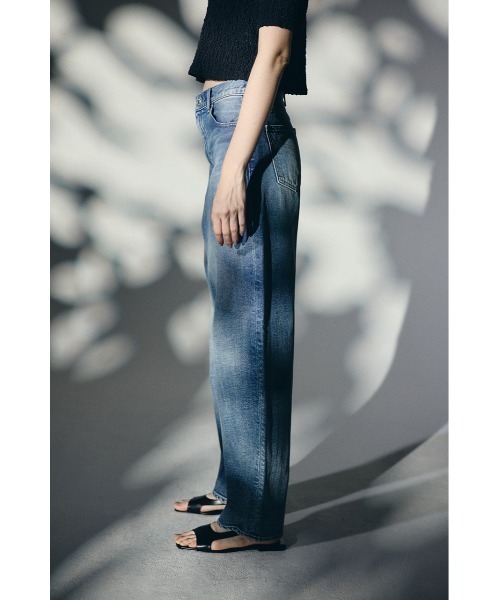 RIM.ARK（リムアーク）の「【PRE ORDER】Hidden detail JEANS ヒドゥン ディテール ジーンズ（デニムパンツ・レディース・ライトブルー/ブルー・36/38）」の3枚目の写真