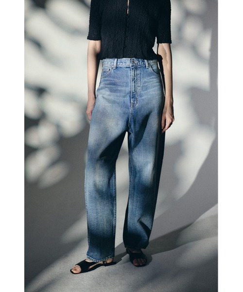 RIM.ARK(リムアーク)の「Hidden detail JEANS ヒドゥン ディテール ジーンズ(デニムパンツ・レディース・ライトブルー/ブルー・36/38)」の7枚目の写真
