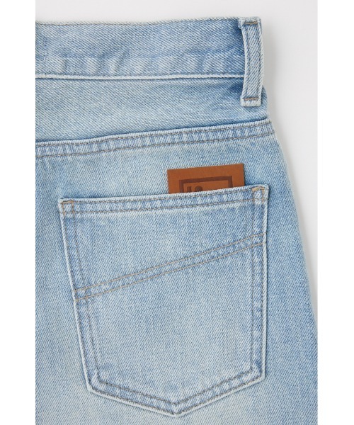 RIM.ARK(リムアーク)の「Hidden detail JEANS ヒドゥン ディテール ジーンズ(デニムパンツ・レディース・ライトブルー/ブルー・36/38)」の22枚目の写真