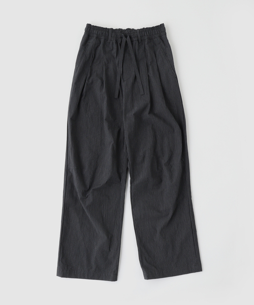 MATSUFUJI(マツフジ)の「MATSUFUJI / マツフジ STRIPED WIDE TROUSERS(スラックス・メンズ・ホワイト系その他/ブラック・3/2)」の1枚目の写真