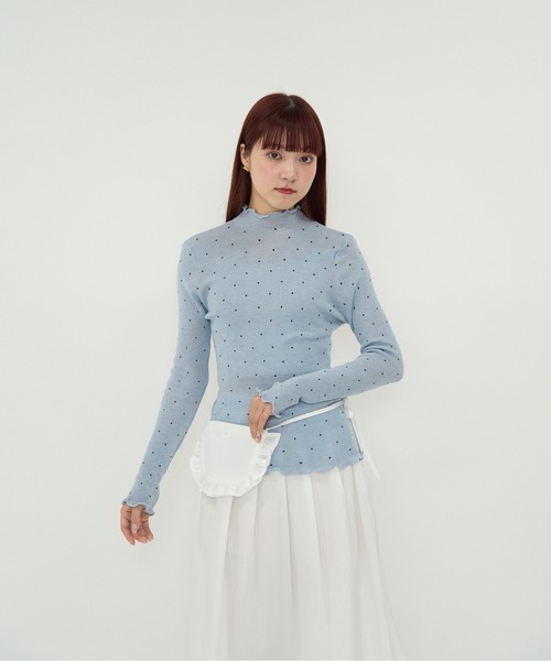 Uenui(ウニュイ)の「スカラップネック・ドット柄リブニットトップス(Tシャツ/カットソー・レディース・ライトブルー/グレー/ホワイト・FREE)」の5枚目の写真