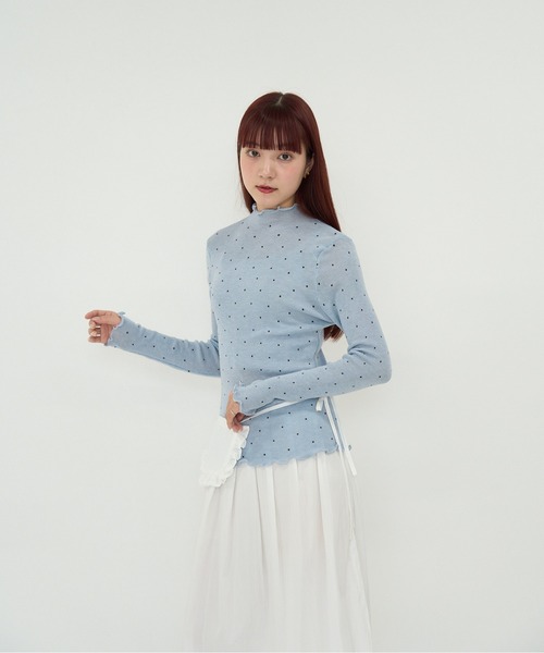 Uenui(ウニュイ)の「スカラップネック・ドット柄リブニットトップス(Tシャツ/カットソー・レディース・ライトブルー/グレー/ホワイト・FREE)」の7枚目の写真