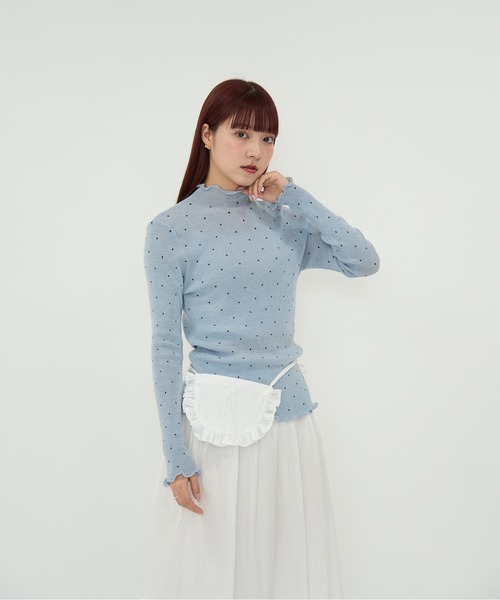 Uenui(ウニュイ)の「スカラップネック・ドット柄リブニットトップス(Tシャツ/カットソー・レディース・ライトブルー/グレー/ホワイト・FREE)」の9枚目の写真