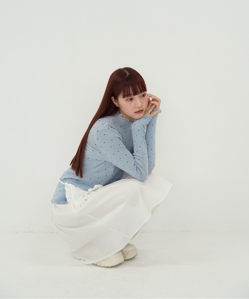 Uenui(ウニュイ)の「スカラップネック・ドット柄リブニットトップス(Tシャツ/カットソー・レディース・ライトブルー/グレー/ホワイト・FREE)」の12枚目の写真