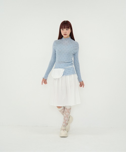Uenui(ウニュイ)の「スカラップネック・ドット柄リブニットトップス(Tシャツ/カットソー・レディース・ライトブルー/グレー/ホワイト・FREE)」の16枚目の写真