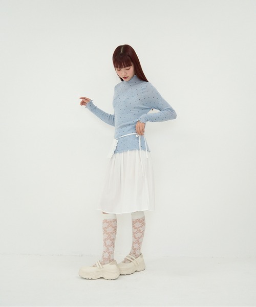 Uenui(ウニュイ)の「スカラップネック・ドット柄リブニットトップス(Tシャツ/カットソー・レディース・ライトブルー/グレー/ホワイト・FREE)」の18枚目の写真