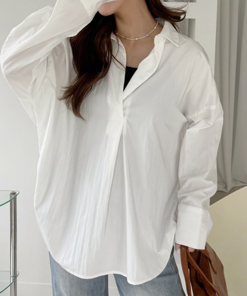 Ada.（エイダ）の「オーバーサイズ ロングスリーブ スキッパー シャツ（シャツ/ブラウス・レディース・ブルー/ブラック/ホワイト・FREE）」の2枚目の写真