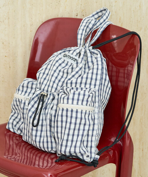 FREAK'S STORE（フリークスストア）の「限定展開 OUTDOOR PRODUCTS × FREAK'S STORE/アウトドアプロダクツ 別注 チェック ポケット ナップサック（バックパック/リュック・レディース・ブラウン/ネイビー/ブラック・ONE SIZE）」の5枚目の写真