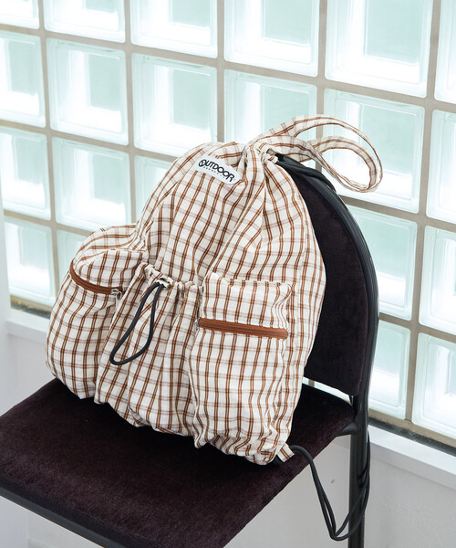 FREAK'S STORE（フリークスストア）の「限定展開 OUTDOOR PRODUCTS × FREAK'S STORE/アウトドアプロダクツ 別注 チェック ポケット ナップサック（バックパック/リュック・レディース・ブラウン/ネイビー/ブラック・ONE SIZE）」の7枚目の写真
