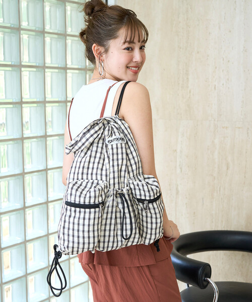 FREAK'S STORE（フリークスストア）の「限定展開 OUTDOOR PRODUCTS × FREAK'S STORE/アウトドアプロダクツ 別注 チェック ポケット ナップサック（バックパック/リュック・レディース・ブラウン/ネイビー/ブラック・ONE SIZE）」の12枚目の写真