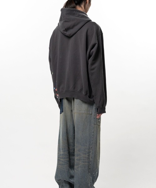Maison MIHARA YASUHIRO(メゾンミハラヤスヒロ)の「【MIHARAYASUHIRO】KIDS STICKER HOODIE(パーカー・メンズ・ブラック/ホワイト・48/46/44)」の4枚目の写真