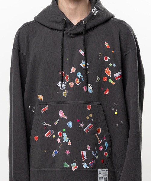 Maison MIHARA YASUHIRO(メゾンミハラヤスヒロ)の「【MIHARAYASUHIRO】KIDS STICKER HOODIE(パーカー・メンズ・ブラック/ホワイト・48/46/44)」の5枚目の写真