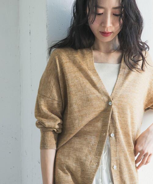 URBAN RESEARCH DOORS（アーバンリサーチドアーズ）の「リネンVネックカーディガン（カーディガン/ボレロ・レディース・ライトベージュ/ライトグレー/ベージュ系その他・FREE）」の2枚目の写真