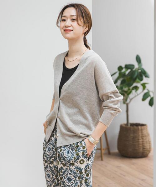 URBAN RESEARCH DOORS（アーバンリサーチドアーズ）の「リネンVネックカーディガン（カーディガン/ボレロ・レディース・ライトベージュ/ライトグレー/ベージュ系その他・FREE）」の21枚目の写真