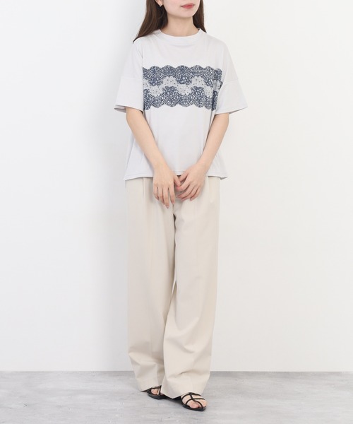 EGLANTINE(エグランティーヌ)の「EGLANTINE レース柄プリント半袖Tシャツ 日本製 ローズペトール(Tシャツ/カットソー・レディース・グレイッシュベージュ/サーモンピンク/ブラック/シルバーグレー/ブルーグリーン・38)」の18枚目の写真