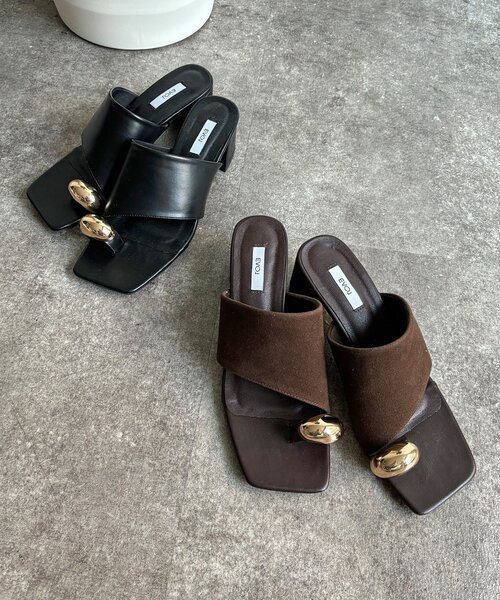 DouDou(ドゥドゥ)の「【WEB限定】GOLDトングミュールサンダル(その他シューズ・レディース・ブラウン/ブラック・MEDIUM/LARGE/SMALL)」の8枚目の写真
