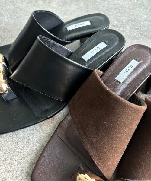 DouDou(ドゥドゥ)の「【WEB限定】GOLDトングミュールサンダル(その他シューズ・レディース・ブラウン/ブラック・MEDIUM/LARGE/SMALL)」の9枚目の写真