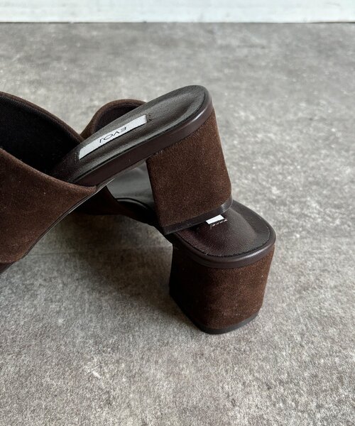DouDou(ドゥドゥ)の「【WEB限定】GOLDトングミュールサンダル(その他シューズ・レディース・ブラウン/ブラック・MEDIUM/LARGE/SMALL)」の14枚目の写真