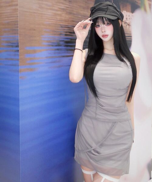 FLAREUP(フレアアップ)の「Draped Mesh Layered Sleeveless (FL-116_Black)(Tシャツ/カットソー・レディース・ブラック・1/2)」の19枚目の写真