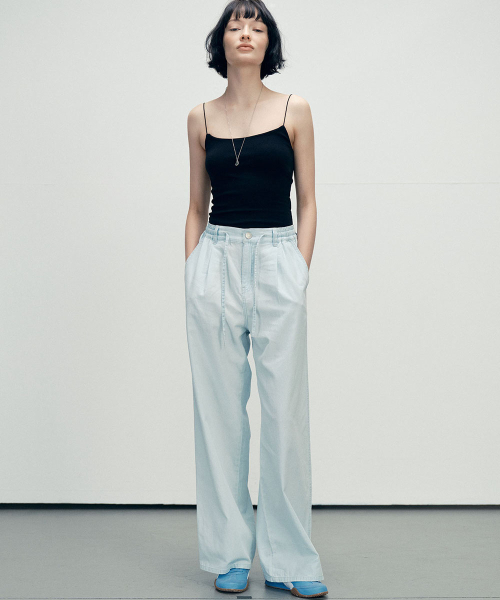 MALOUPE(マロップ)の「9161 超軽量 ワンタック ワイド デニムパンツ (ライトインディゴ)(デニムパンツ・レディース・その他・MEDIUM/SMALL)」の1枚目の写真