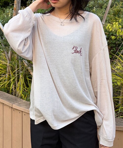 St.Johns 3rd club(セントジョンズサードクラブ)の「【ST.JOHNS 3RD CLUB/セントジョンズサードクラブ】シアーロゴロンTee2(Tシャツ/カットソー・レディース・グレイッシュベージュ/ダークブラウン・フリー)」の3枚目の写真