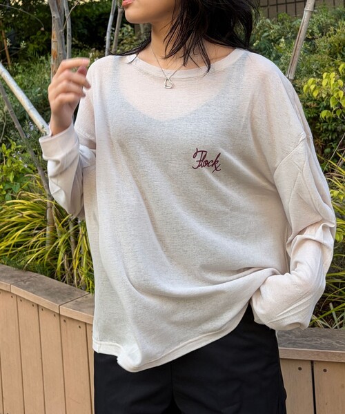 St.Johns 3rd club(セントジョンズサードクラブ)の「【ST.JOHNS 3RD CLUB/セントジョンズサードクラブ】シアーロゴロンTee2(Tシャツ/カットソー・レディース・グレイッシュベージュ/ダークブラウン・フリー)」の4枚目の写真