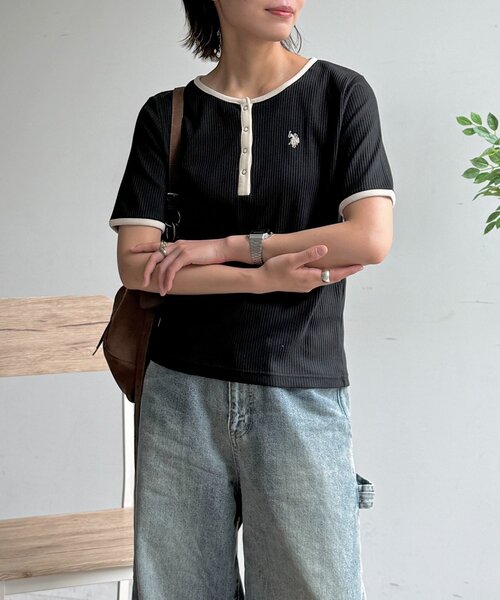 U.S. POLO ASSN.(ユーエスポロアッスン)の「ヘンリーネックリブ半袖T(Tシャツ/カットソー・レディース・ネイビー/ブラウン/アイボリー/ブラック/グレー・FREE)」の2枚目の写真
