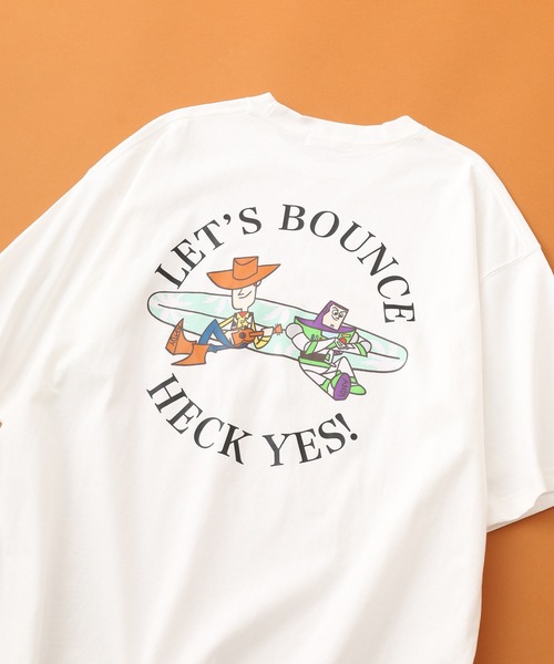 ATELANE(アテレーン)の「トイストーリー プリントBIGTEE 半袖(Tシャツ/カットソー・レディース・ネイビー系2/ホワイト系3/グレー系5/グレー系4/ブラック/ホワイト系4/グレー系1/ホワイト系1/グレー系2/ホワイト系5/イエロー系2/イエロー系1/ホワイト系2/ネイビー系1/グリーン系1・M/L)」の3枚目の写真