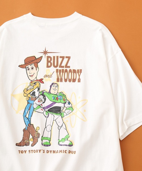 ATELANE(アテレーン)の「トイストーリー プリントBIGTEE 半袖(Tシャツ/カットソー・レディース・ネイビー系2/ホワイト系3/グレー系5/グレー系4/ブラック/ホワイト系4/グレー系1/ホワイト系1/グレー系2/ホワイト系5/イエロー系2/イエロー系1/ホワイト系2/ネイビー系1/グリーン系1・M/L)」の5枚目の写真