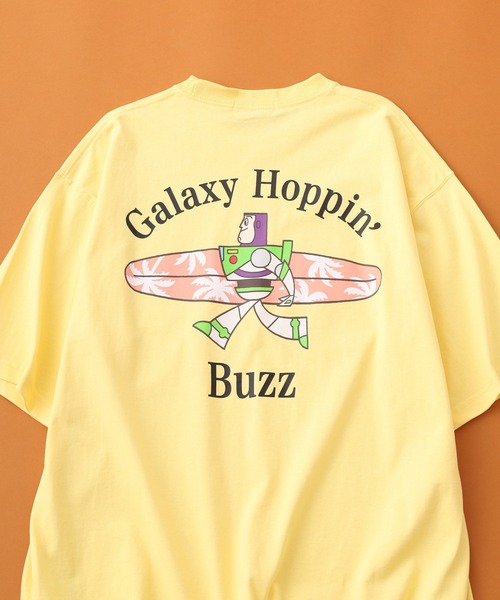 ATELANE(アテレーン)の「トイストーリー プリントBIGTEE 半袖(Tシャツ/カットソー・レディース・ネイビー系2/ホワイト系3/グレー系5/グレー系4/ブラック/ホワイト系4/グレー系1/ホワイト系1/グレー系2/ホワイト系5/イエロー系2/イエロー系1/ホワイト系2/ネイビー系1/グリーン系1・M/L)」の14枚目の写真