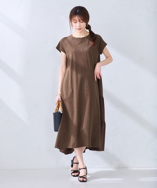 a.v.v(アーヴェヴェ)の「クロスストラップサンダル(サンダル・レディース・アイボリー/ブラック・22.5/23.5/24.5)」の9枚目の写真