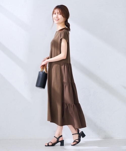 a.v.v(アーヴェヴェ)の「クロスストラップサンダル(サンダル・レディース・アイボリー/ブラック・22.5/23.5/24.5)」の10枚目の写真