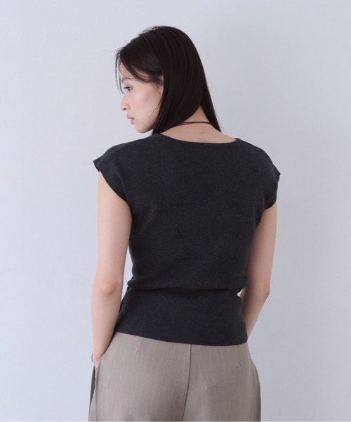 SOYEN（ソイエン）の「2WAYトリプルボタンカシュクールフレンチスリーブニット（ニット/セーター・レディース・ベージュ/オフホワイト/チャコール・F）」の22枚目の写真